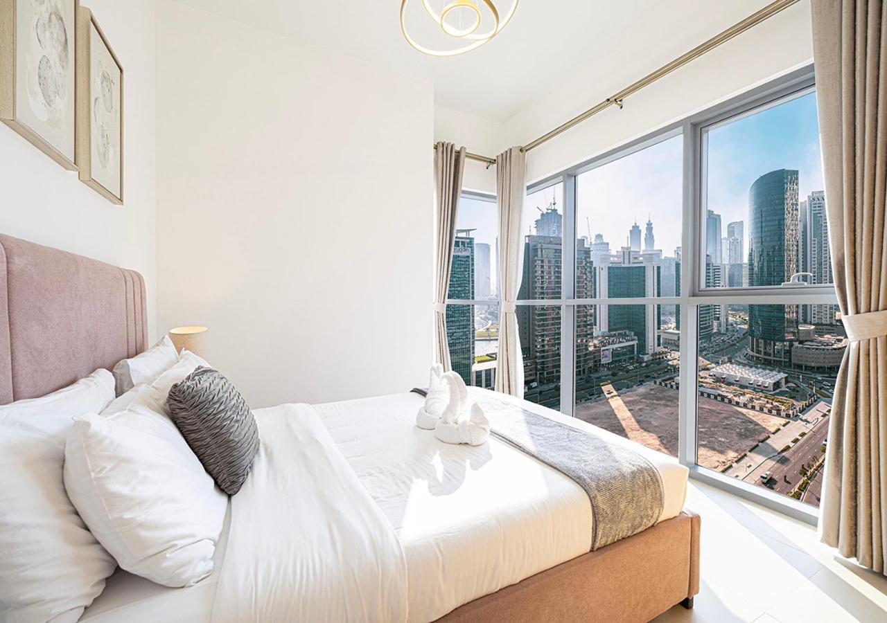 Magnificent 4 Bedroom Apartment, Bellevue Tower * Dubai
