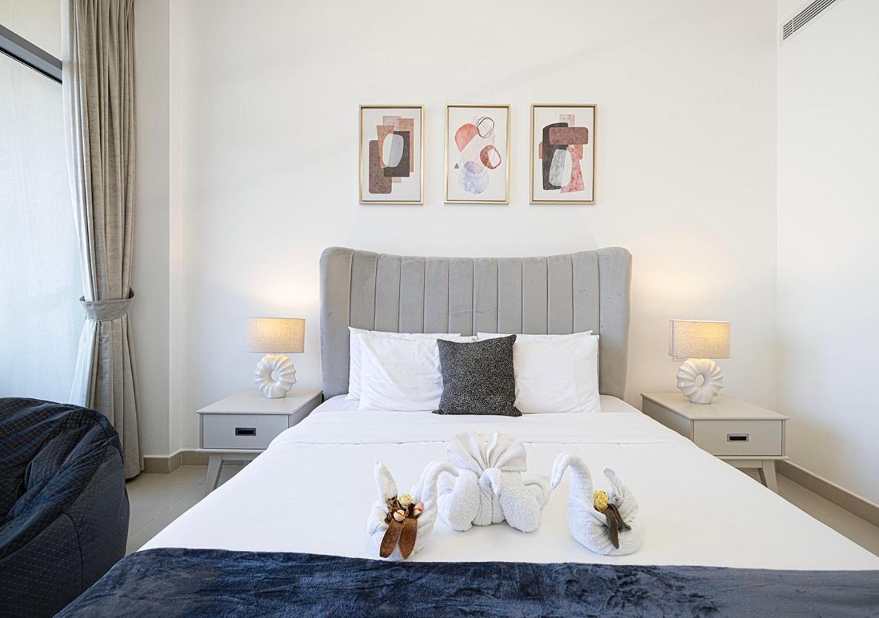 Magnificent 4 Bedroom Apartment, Bellevue Tower Apartment *