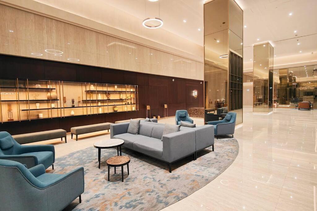 Magnificent 4 Bedroom Apartment, Bellevue Tower * Dubai