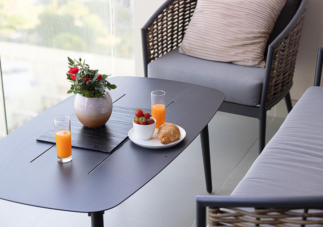 Magnificent 4 Bedroom Apartment, Bellevue Tower Dubai