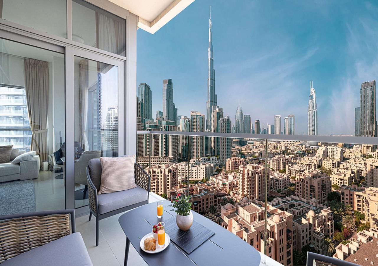 Magnificent 4 Bedroom Apartment, Bellevue Tower Apartment