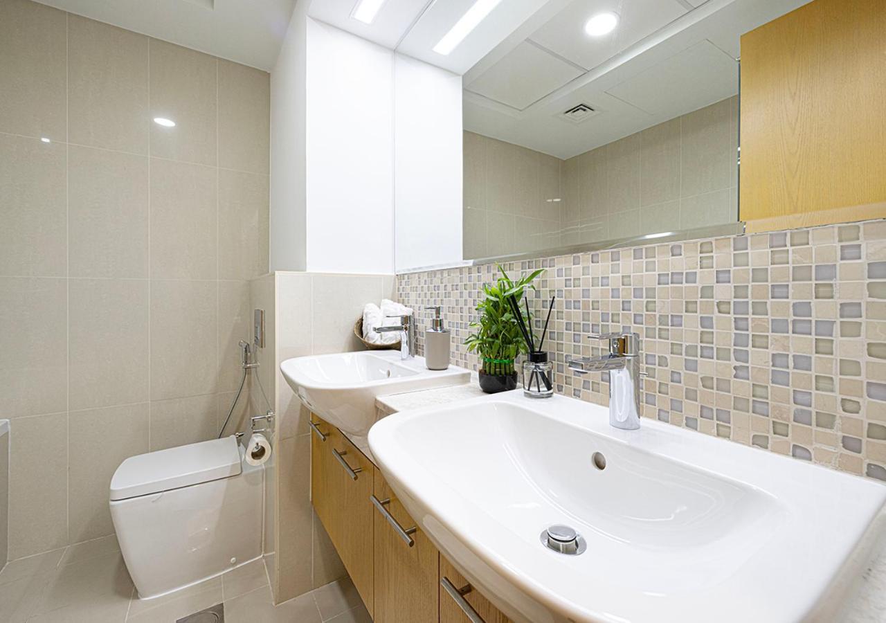 Magnificent 4 Bedroom Apartment, Bellevue Tower Apartment *