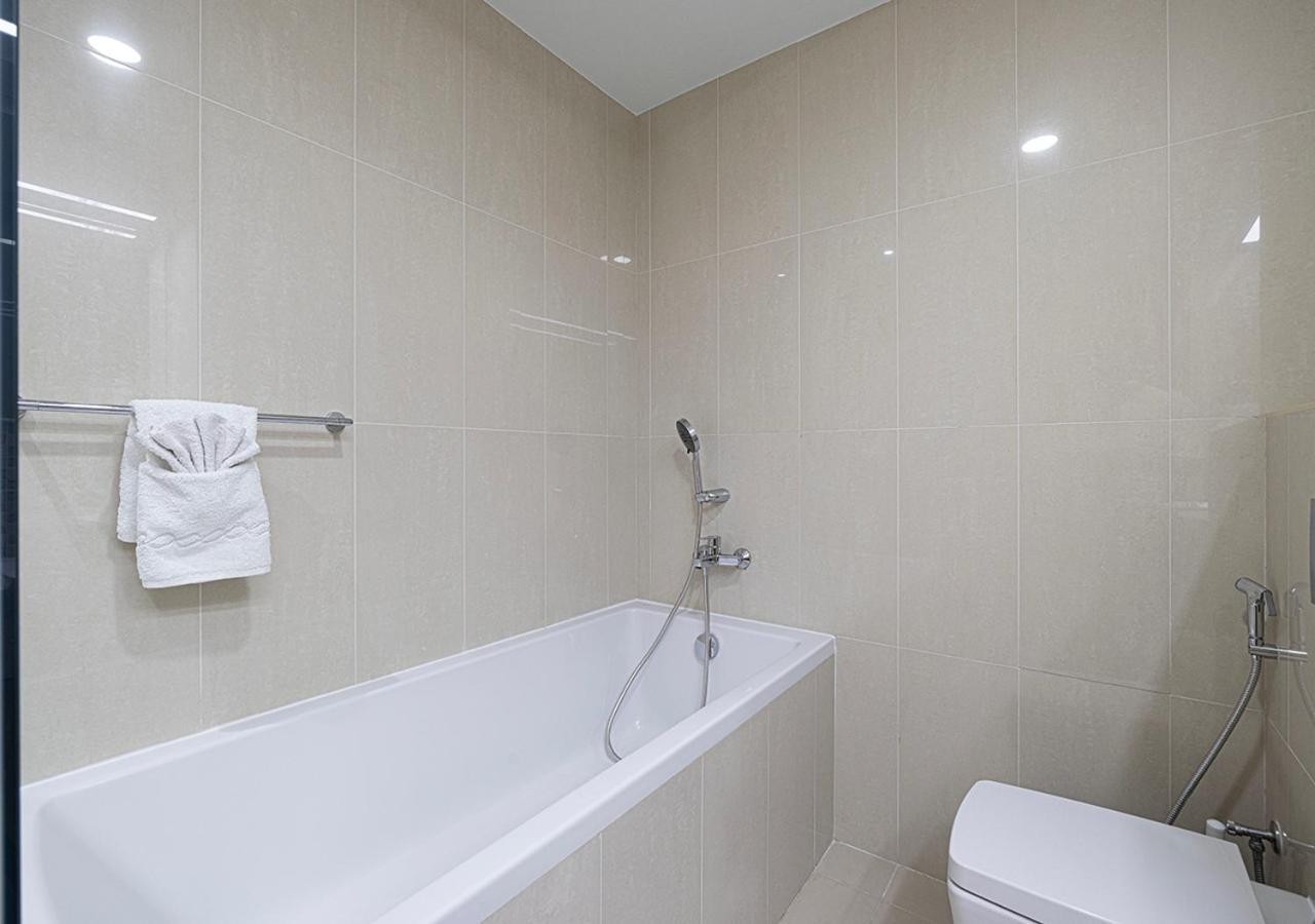 Magnificent 4 Bedroom Apartment, Bellevue Tower