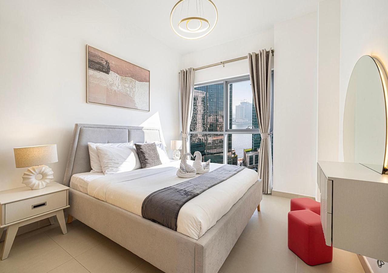 Magnificent 4 Bedroom Apartment, Bellevue Tower * Dubai