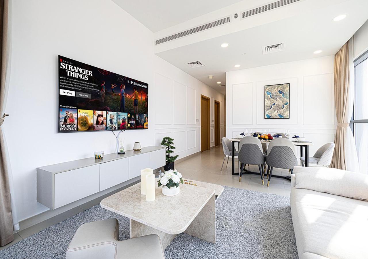 Magnificent 4 Bedroom Apartment, Bellevue Tower Apartment *